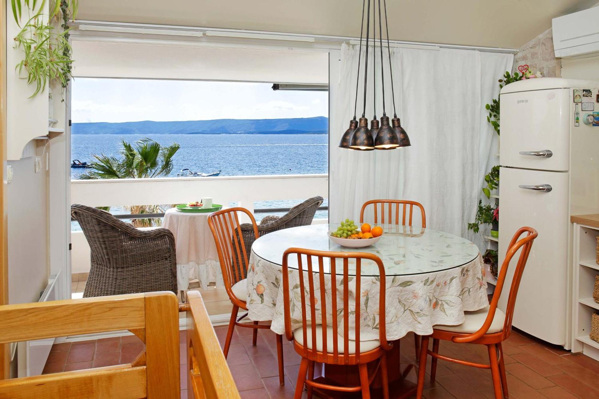 Amazing Waterfront Apartments Бол Экстерьер фото