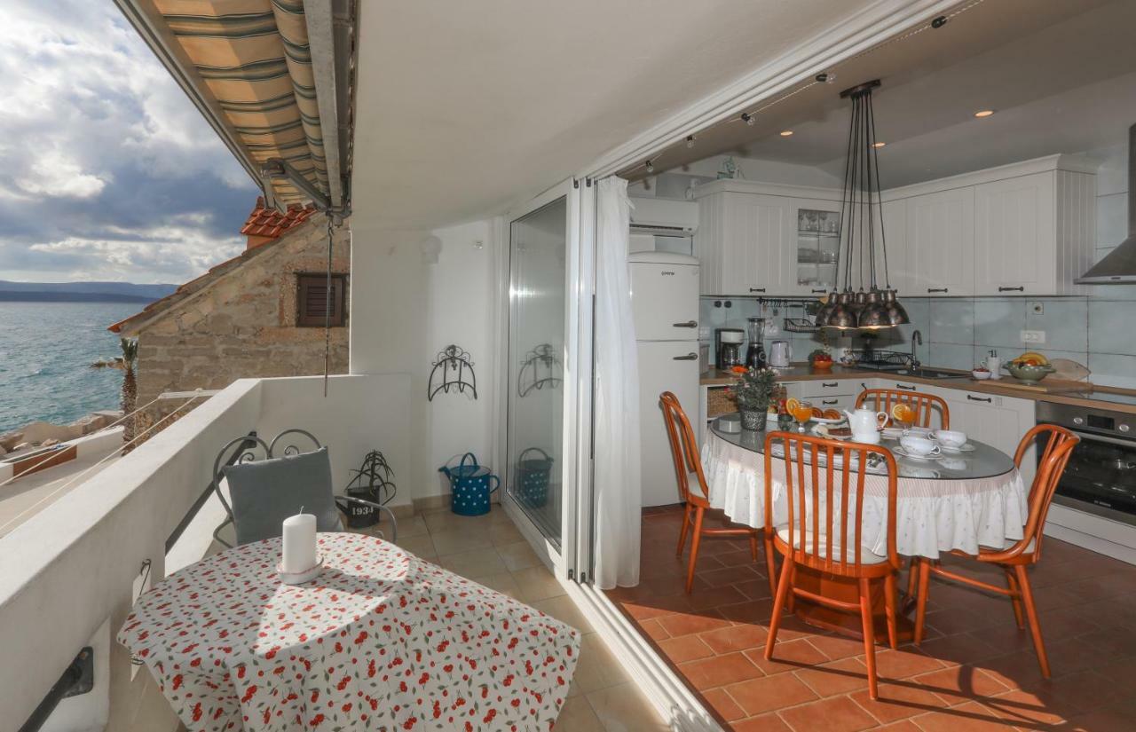 Amazing Waterfront Apartments Бол Экстерьер фото